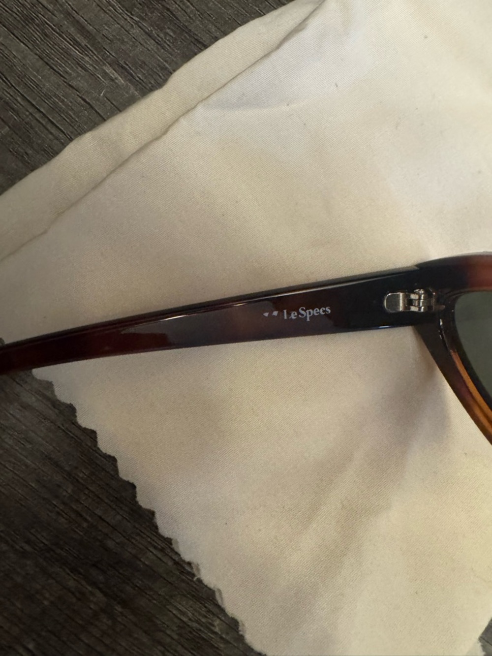 Le Specs Tortoiseshell Synthcat Sunglasses - Picture 3 of 4